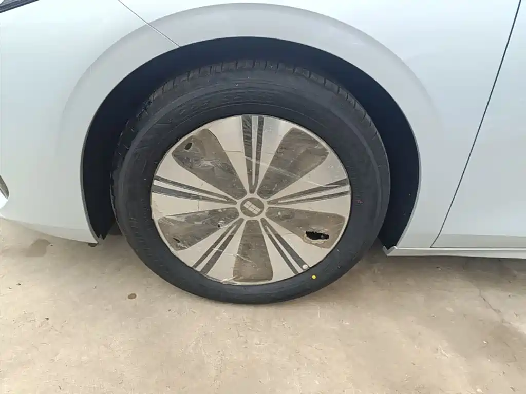 Geely Galaxy Galaxy A7 2025 EM-i 150km Premium Edition фото 23