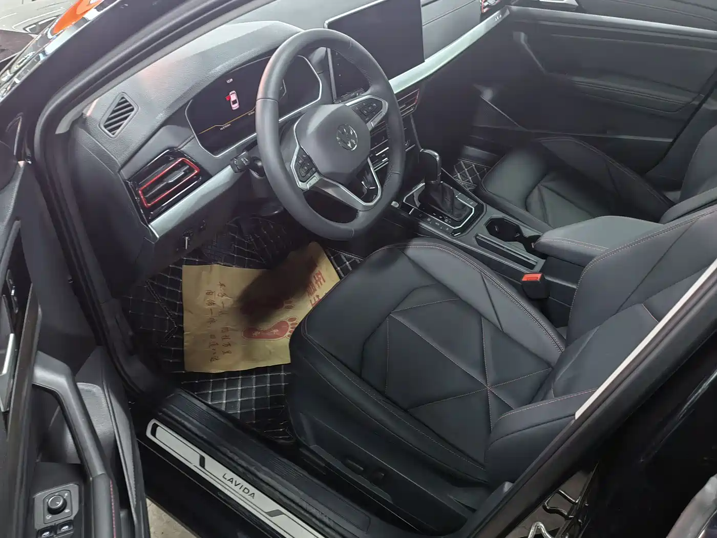 Volkswagen Lavida 2024 Model 300TSI DSG Starlight Full Comfort Edition фото 3