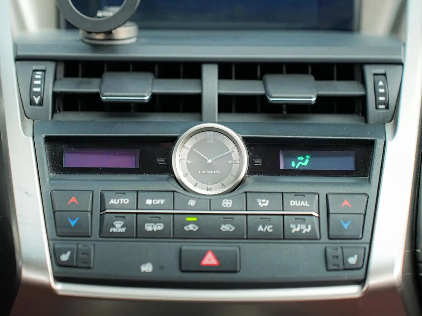 Lexus NX 2015 200 AWD Luxury фото 18