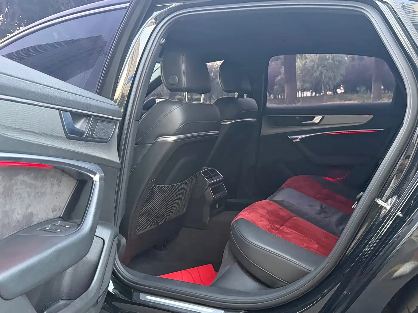 Фото 6 - Audi A6L