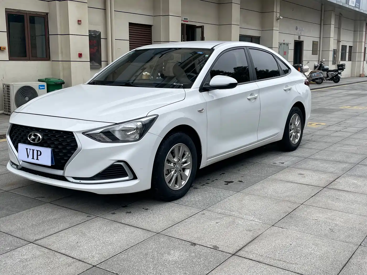 HYUNDAI YUEDONG