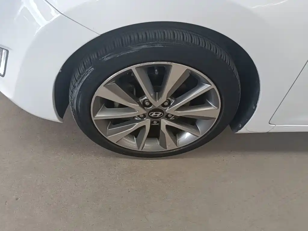 Hyundai Langdong 2014 2015 1.6L Auto Premium