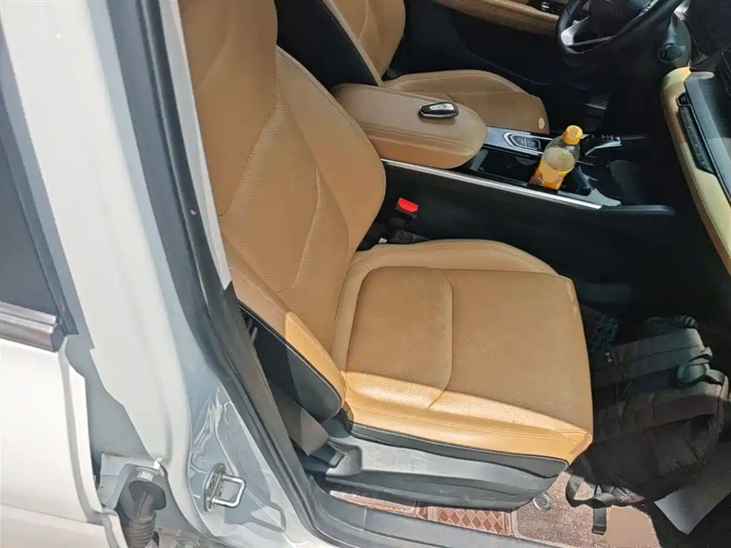 صورة 25 - Geely Emgrand L HiP
