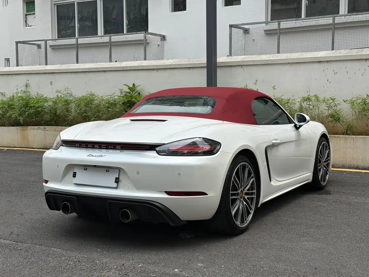PORSCHE 718