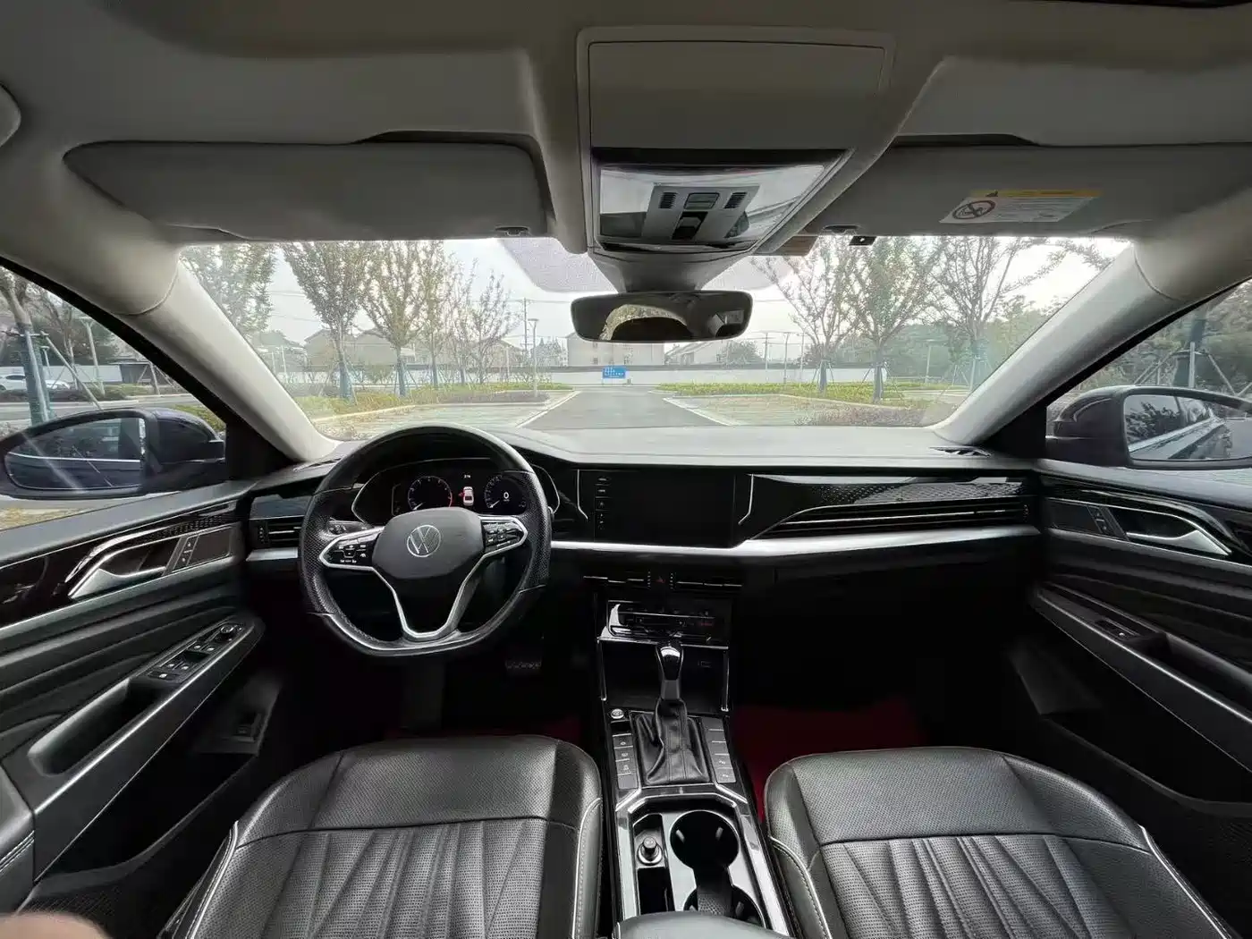 Volkswagen Passat 2022 330TSI Luxury Edition фото 8