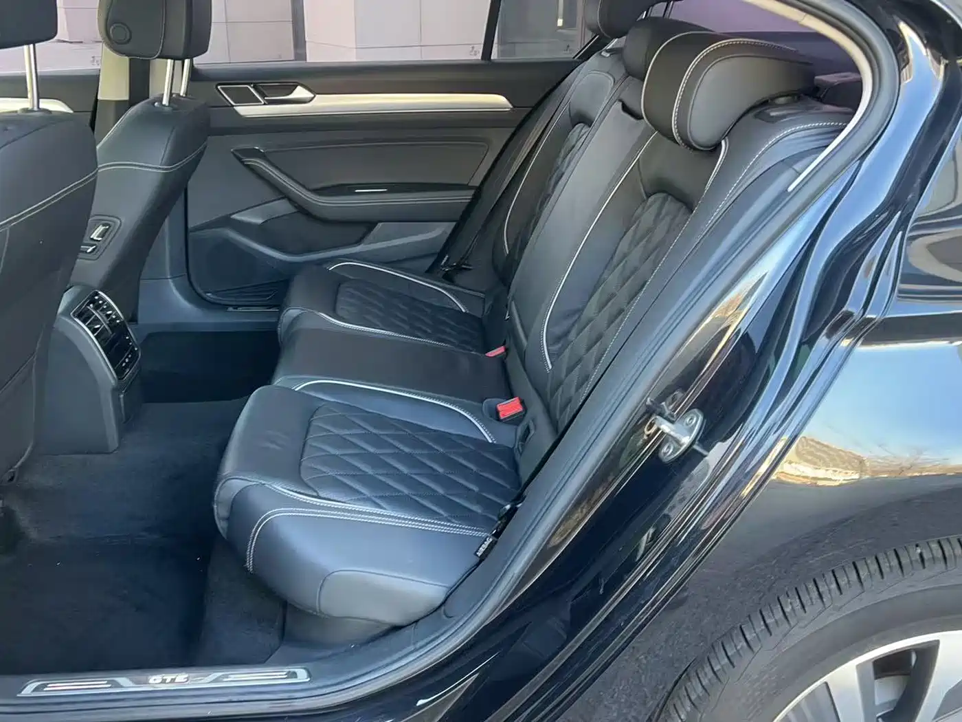 VOLKSWAGEN MAGOTAN GTE PLUG IN HYBRID