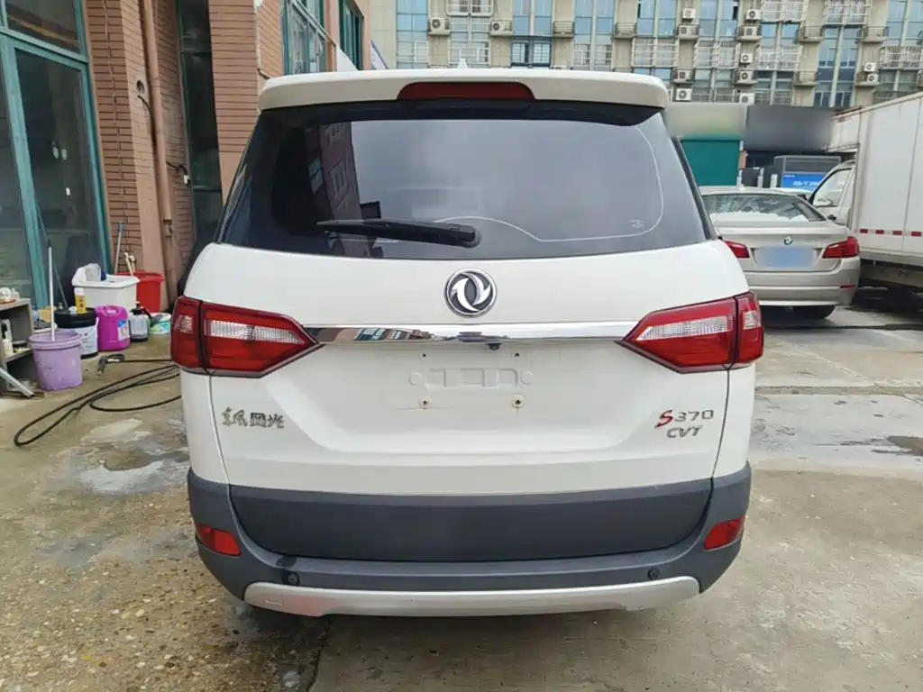 Dongfeng Fengguang Fengguang 370 2018 2018 S370 1.5L CVT Luxury (7-seater)