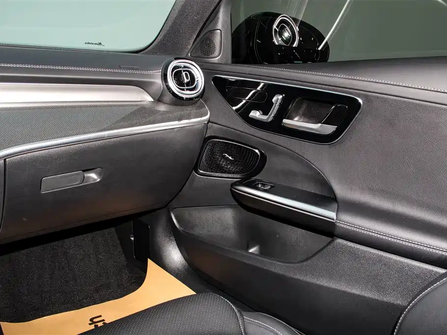 Mercedes-Benz C-Class 2025 Facelift C 260 L Sport Edition фото 23