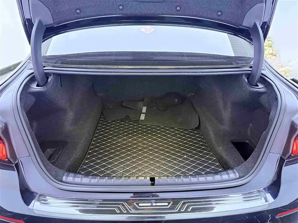 BMW 5 Series 2022 525Li Luxury Package фото 17
