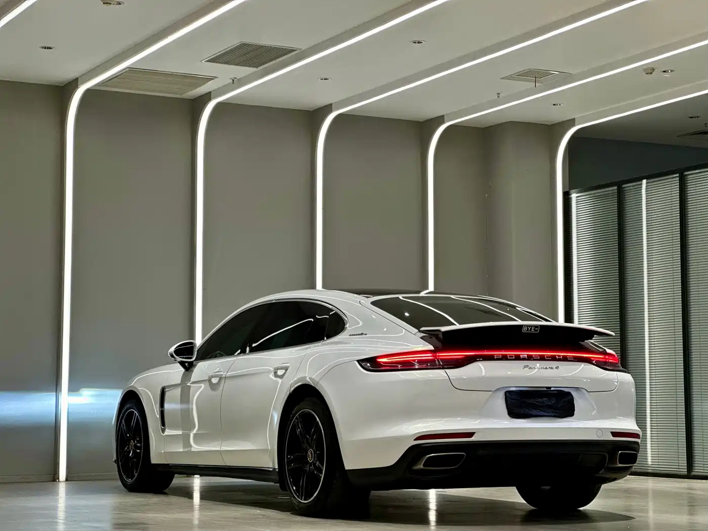 PORSCHE PANAMERA