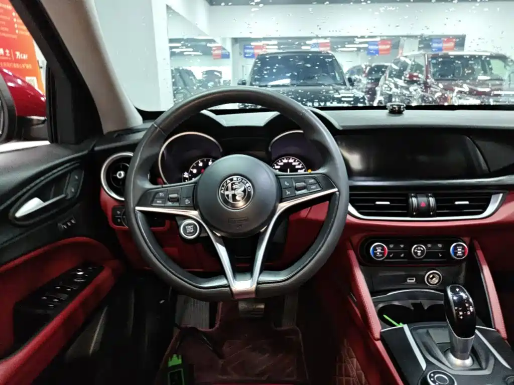 Alfa Romeo Stelvio 2017 2017 2.0T 200HP Elite