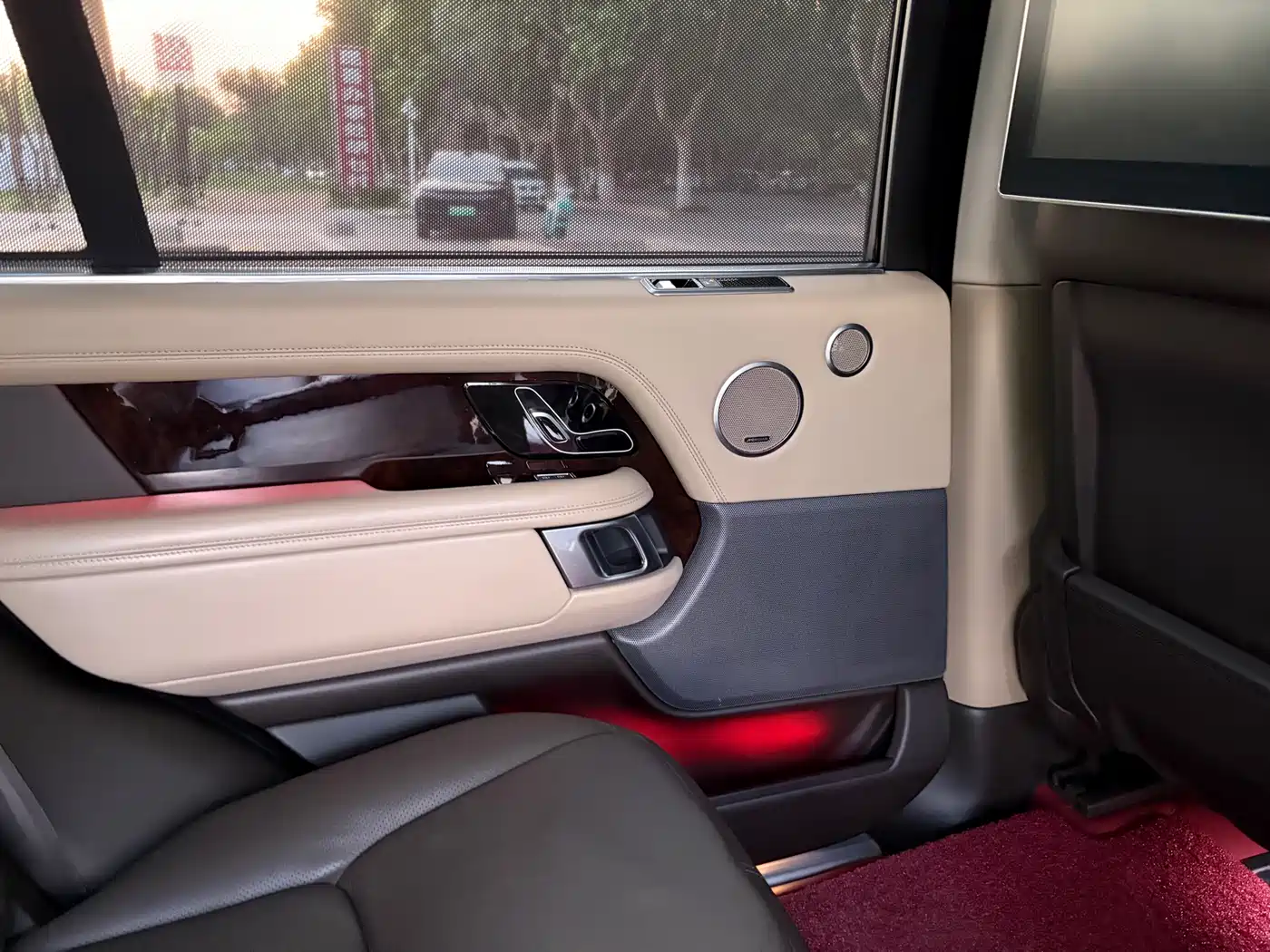LAND ROVER RANGE ROVER