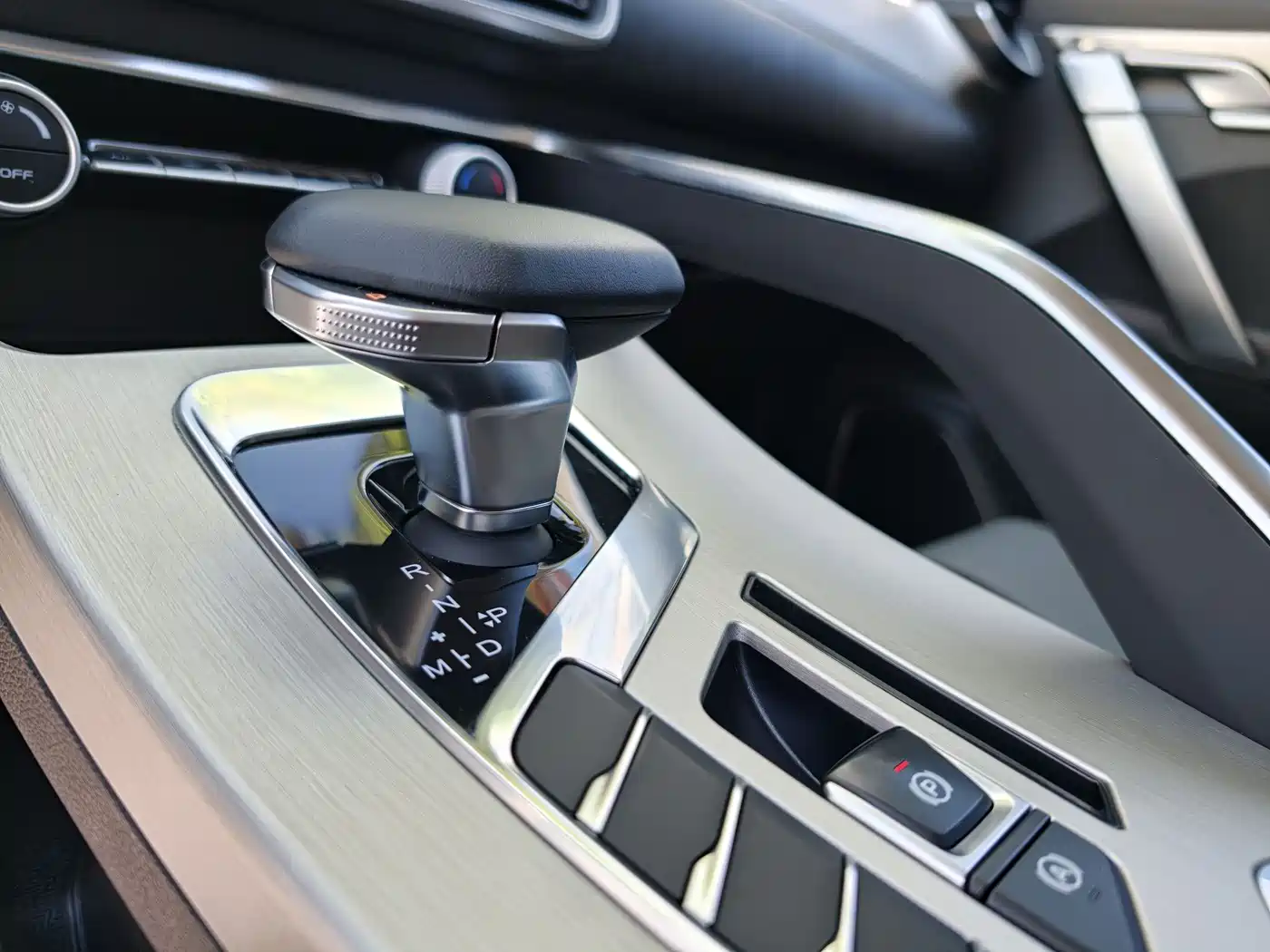 GEELY AUTOMOBILE BINYUE