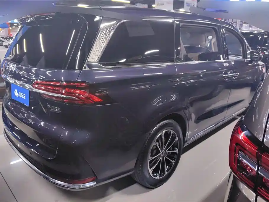 ROEWE IMAX8