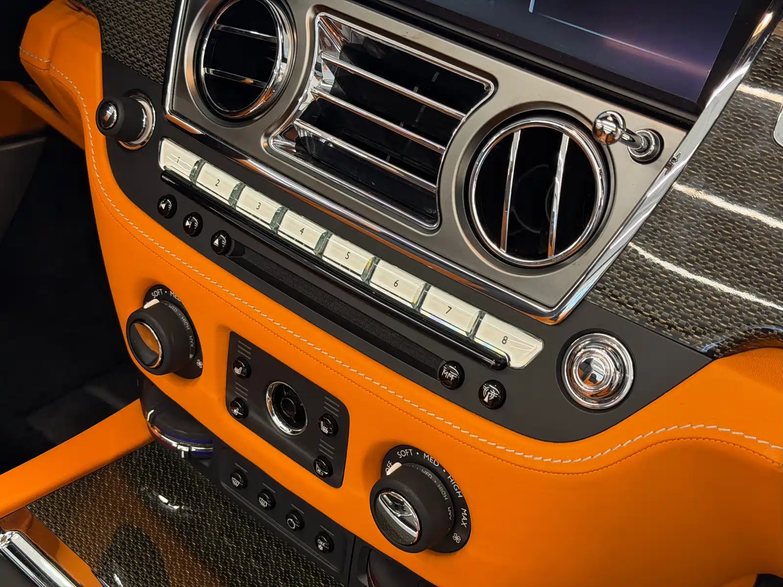 Photo 11 - Rolls-Royce Dawn