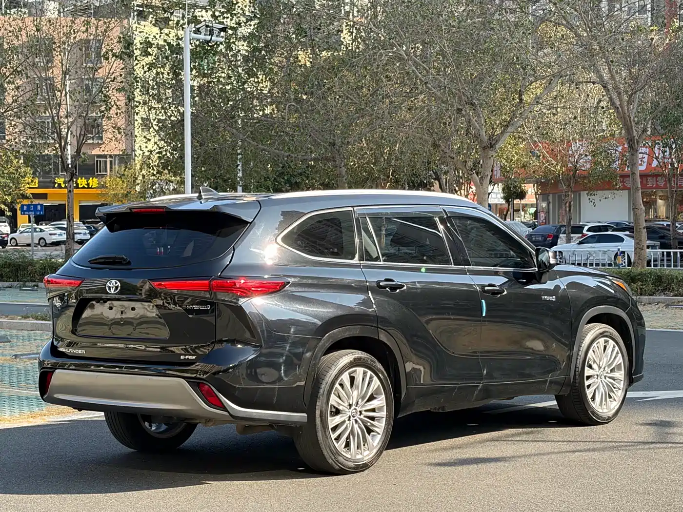 Toyota Highlander 2022 Hybrid 2.5L 4WD Luxury 7-Seater фото 9