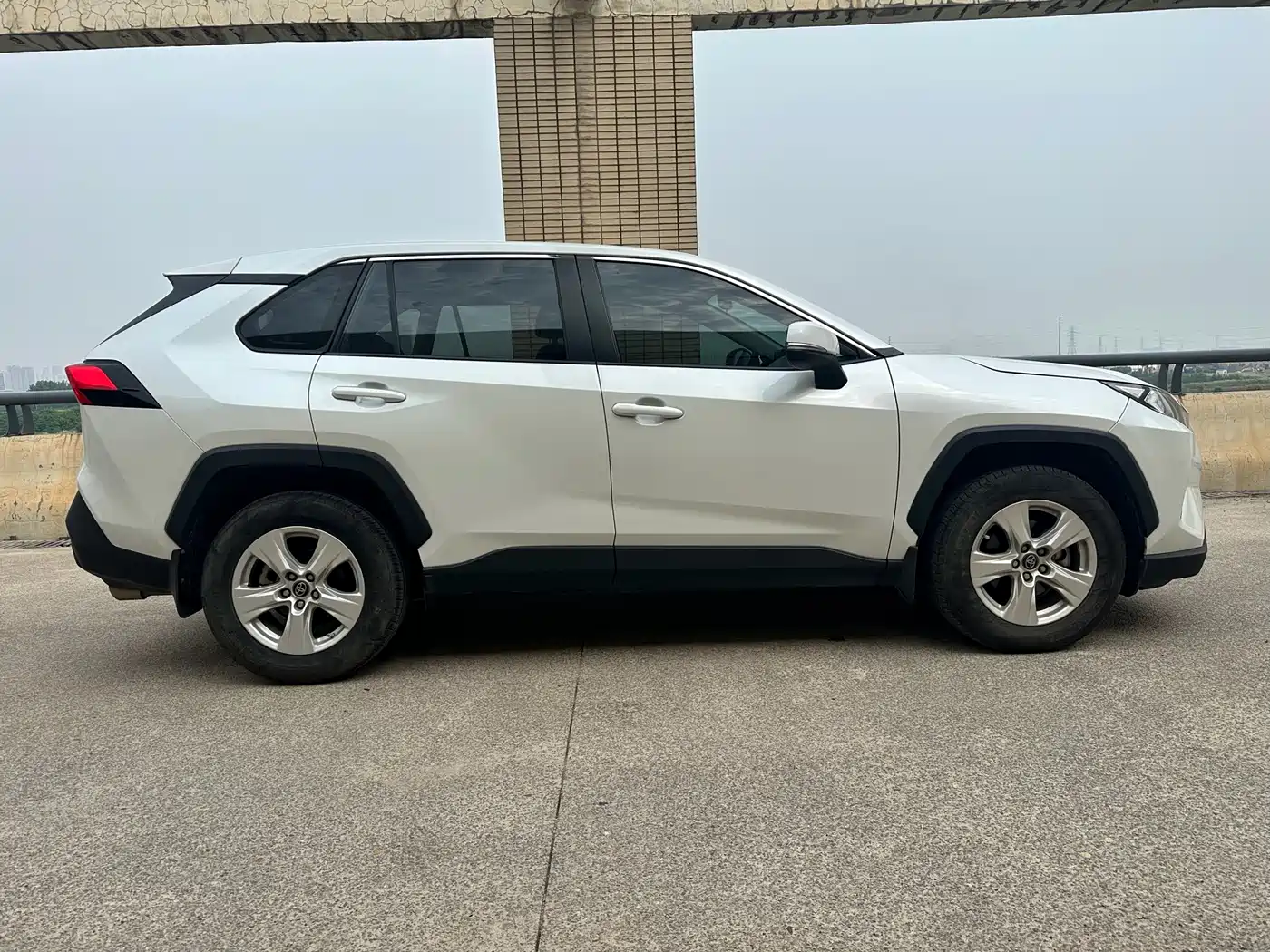 Toyota RAV4 Rongfang 2022 2.0L CVT 2WD Urban Edition фото 4