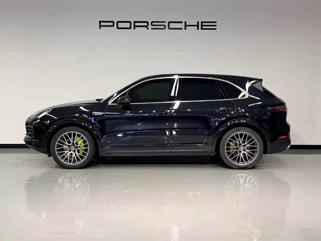 Porsche Cayenne New Energy 2022 Cayenne E-Hybrid 2.0T Platinum Edition фото 7