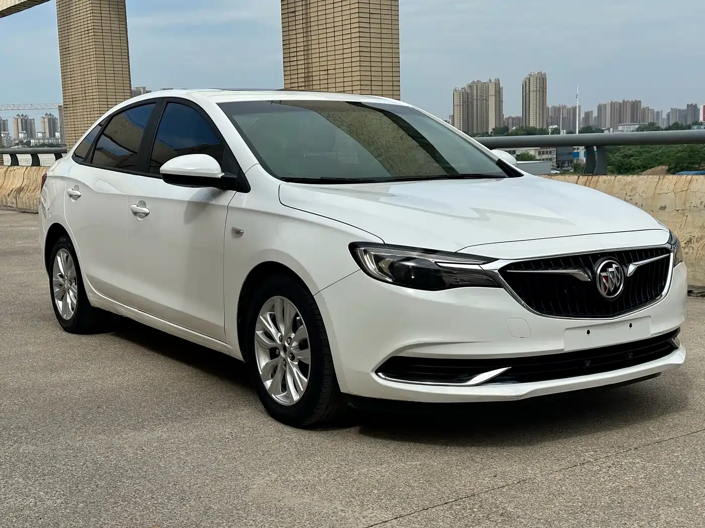 Buick Excelle 2019 15T DCT Connected Elite (China V) фото 3