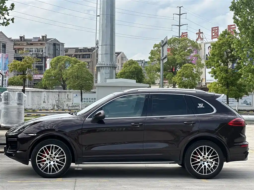 Porsche Cayenne 2014 Cayenne Platinum Edition 3.0T фото 5