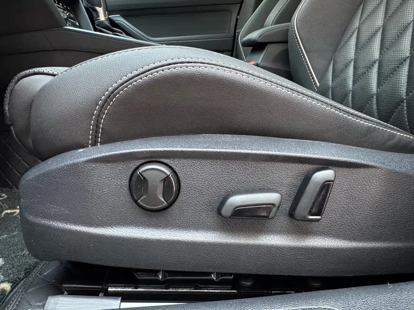 Volkswagen Magotan GTE Plug-in Hybrid 2022 GTE Luxury фото 22