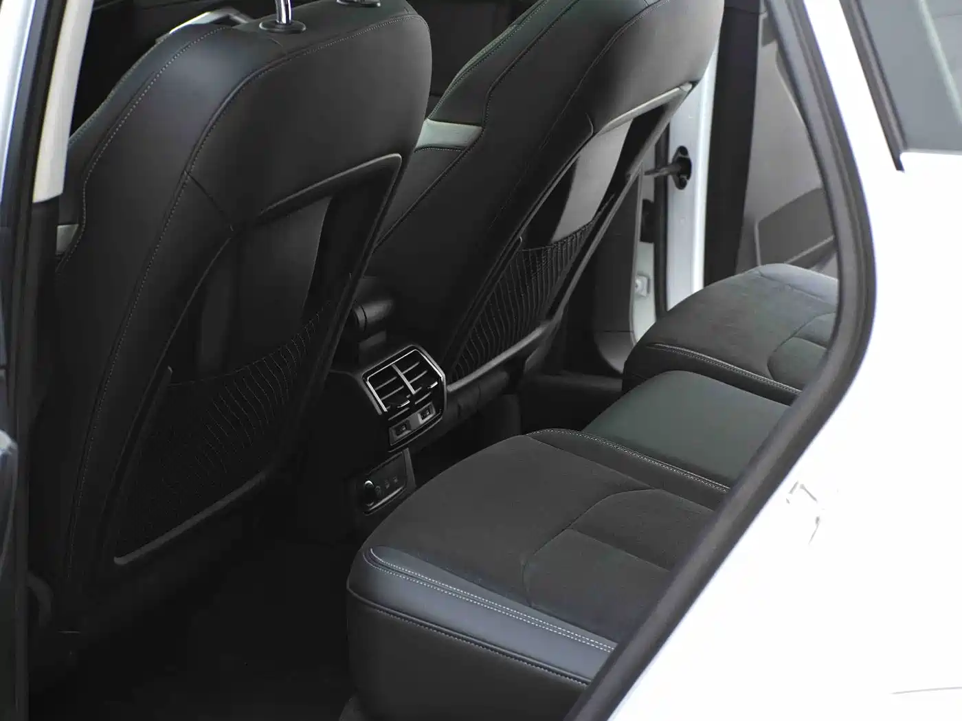 Audi Q3 2022 35 TFSI Fashion Dynamic фото 16