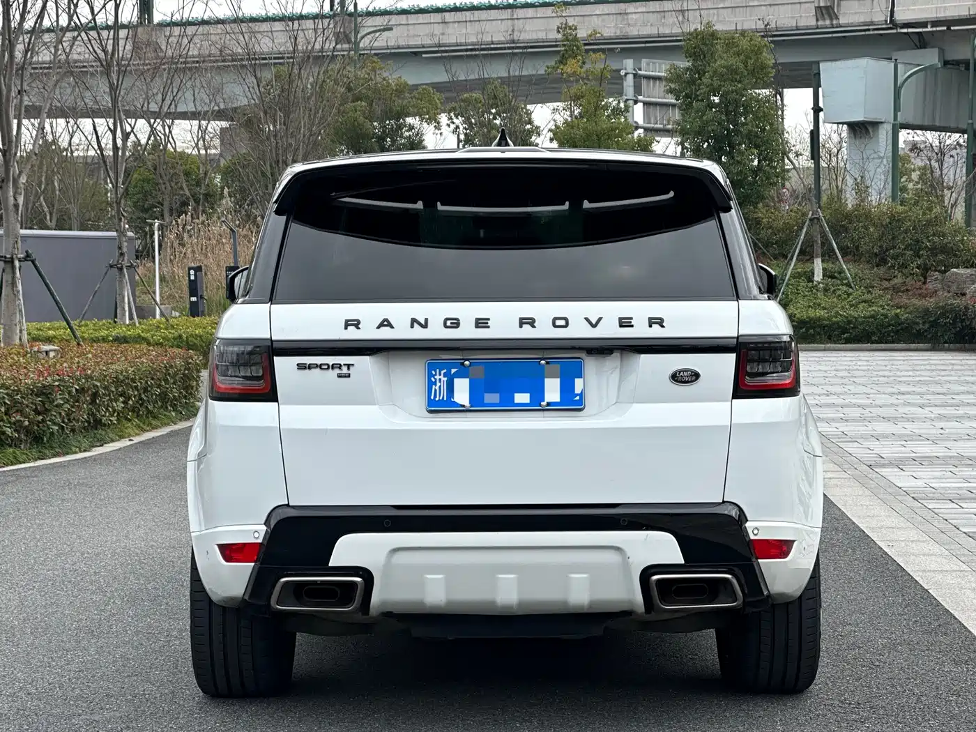 Land Rover Range Rover Sport 2021 3.0 L6 Gloss Black Edition фото 5