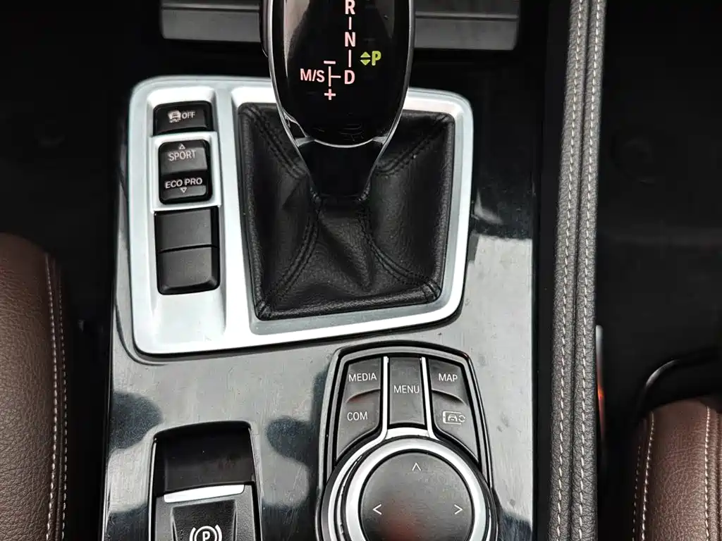 BMW 1 Series 2021 120i M Sport Shadow Edition фото 13
