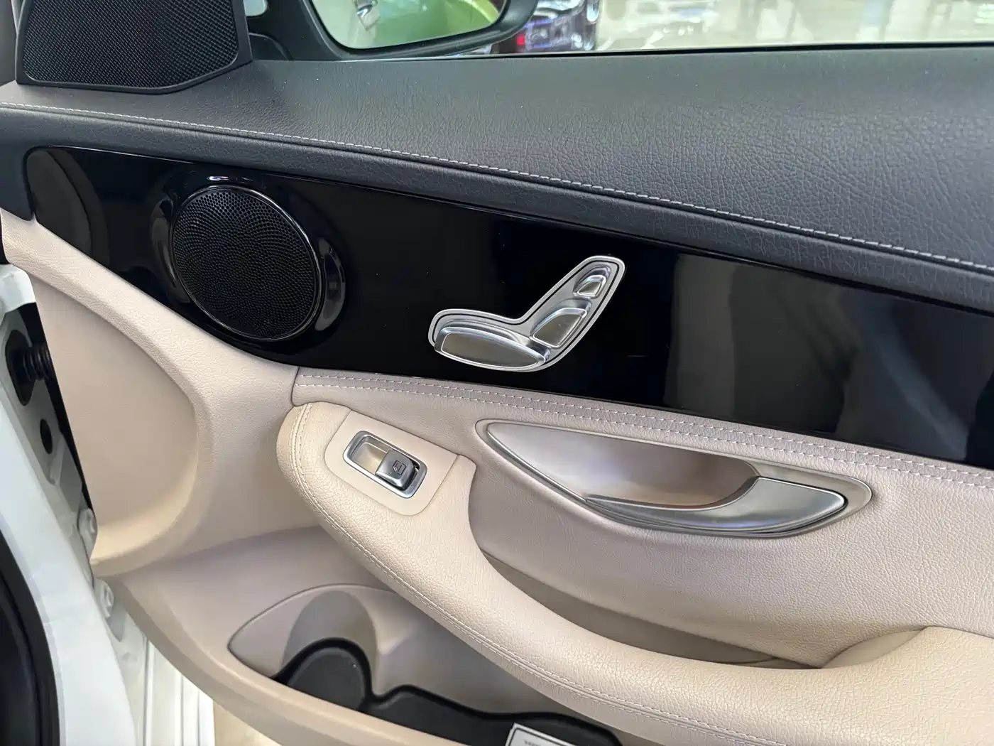 Mercedes-Benz C-Class 2017 Facelift C 180 L Dynamic Sport Edition фото 15