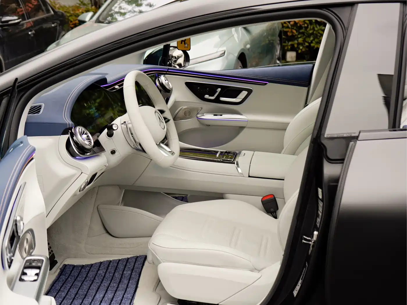 MERCEDES-BENZ EQE AMG