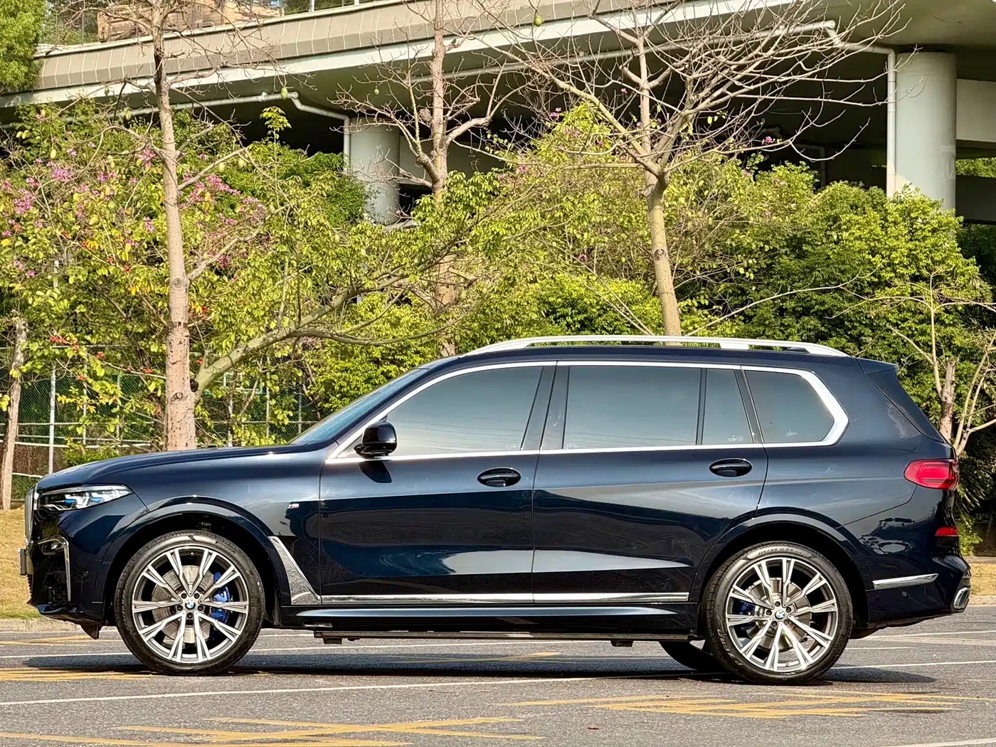 BMW X7 2022 xDrive40i Exclusive M Sport Package фото 27