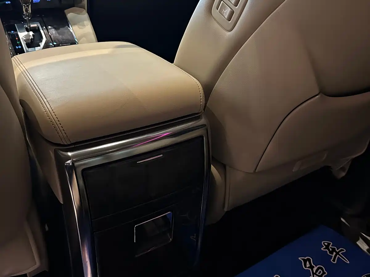 Toyota Vellfire 2021 Crown Hybrid 2.5L HV Supreme Edition фото 13