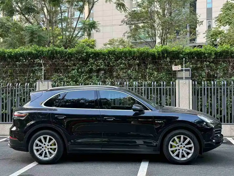 PORSCHE CAYENNE NEW ENERGY