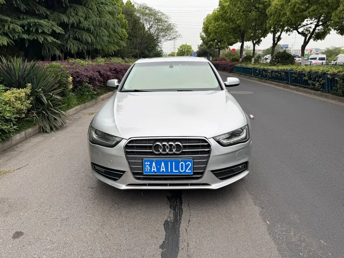 Audi A4L 2013 35 TFSI Automatic Comfort фото 2