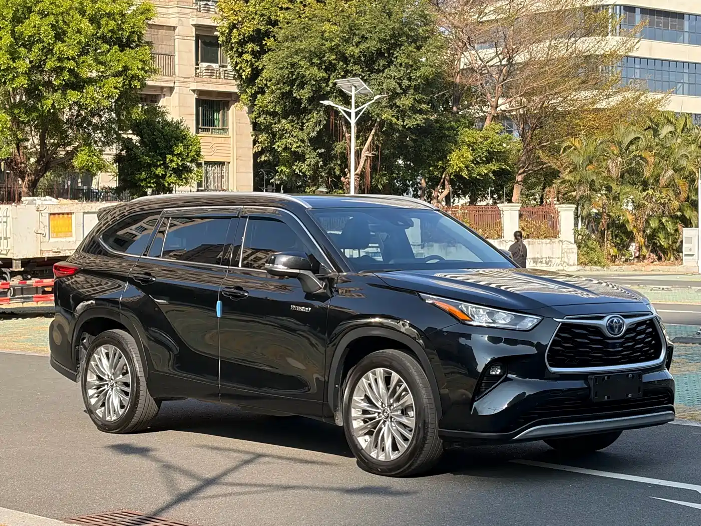 Toyota Highlander 2022 Hybrid 2.5L 4WD Luxury 7-Seater фото 3