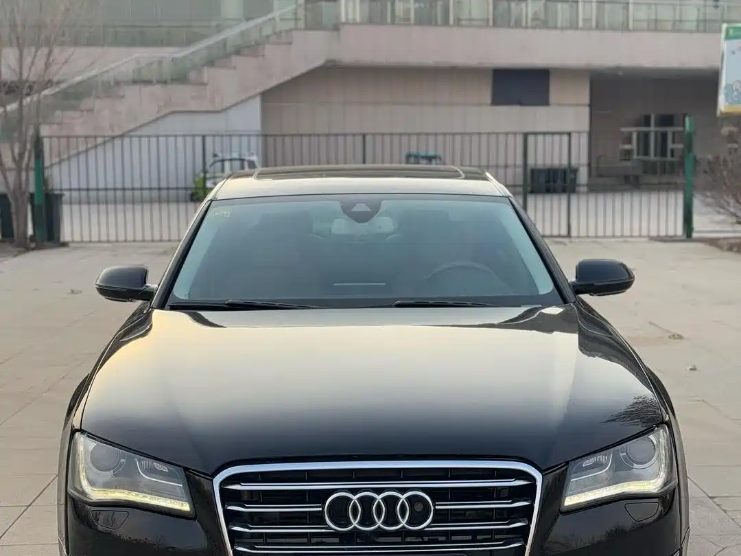 Audi A8 2012 A8L 50 TFSI quattro Luxury фото 2