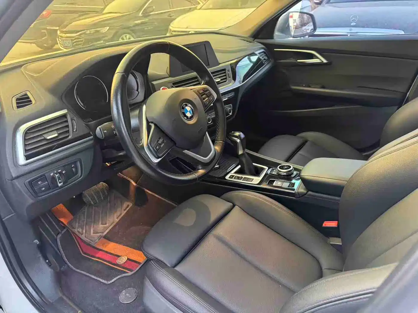 BMW 1 Series 2018 118i Sport Edition фото 4