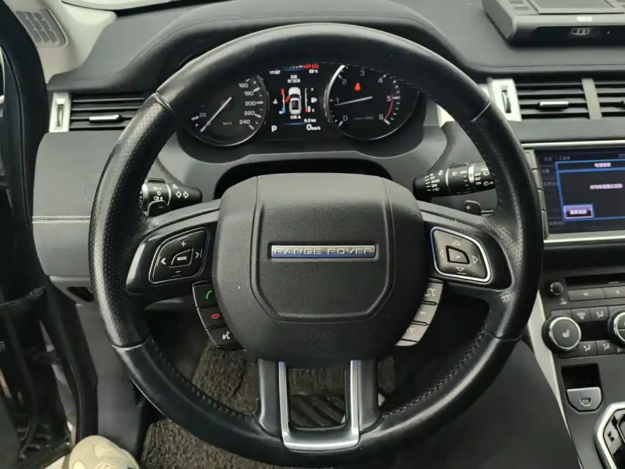 صورة 15 - Land Rover Range Rover Evoque (Import)