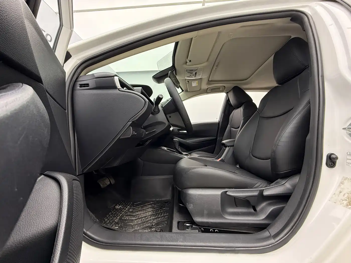 Toyota Corolla 2021 1.2T S-CVT Elite PLUS Edition фото 18