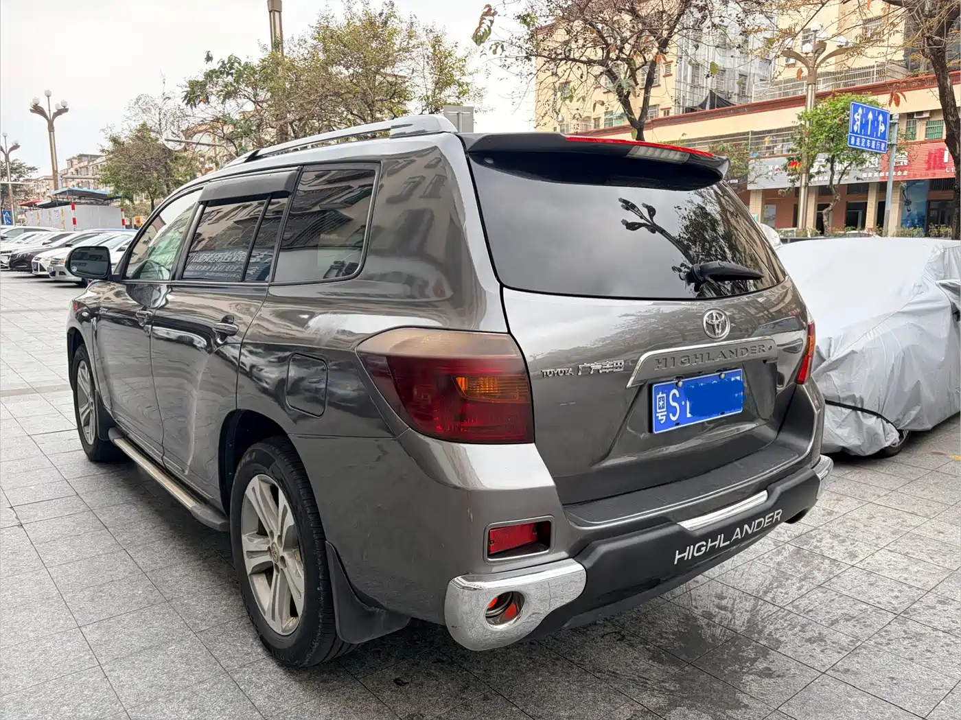 Toyota Highlander 2009 2.7L 2WD 7-seater Luxury Edition фото 5