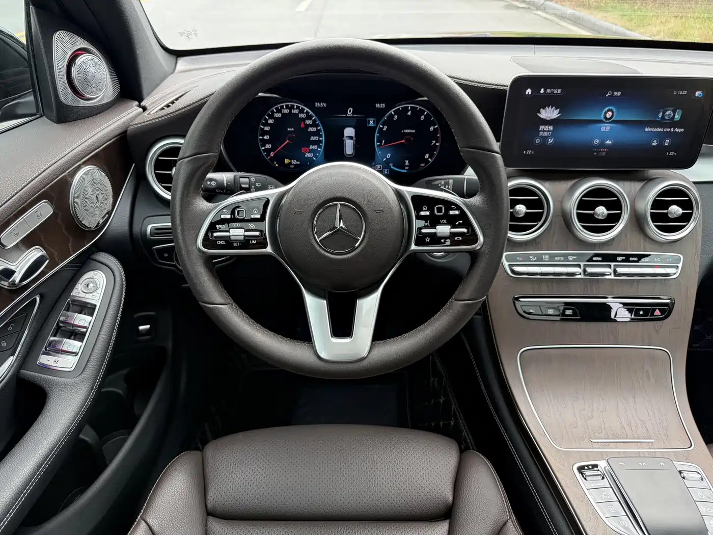 Mercedes-Benz GLC 2020 Facelift GLC 260 L 4MATIC Luxury фото 12