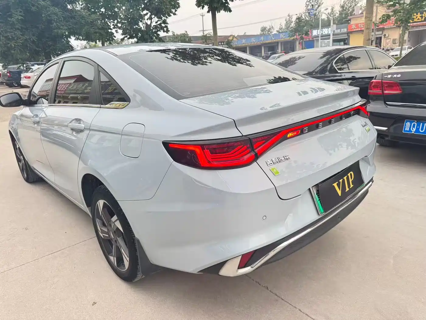 Geely Emgrand L HiP 2022 2022 1.5TD-DHT Pro 100KM Super Rui
