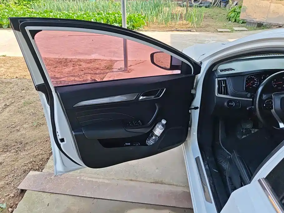 Roewe i6 2019 2020 PLUS 1.6L CVT 4G Connected Glory Flagship Edition
