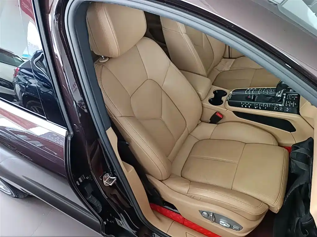 Porsche Macan 2017 Macan 2.0T фото 25