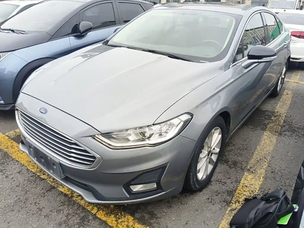 Фото 2 - Ford Mondeo