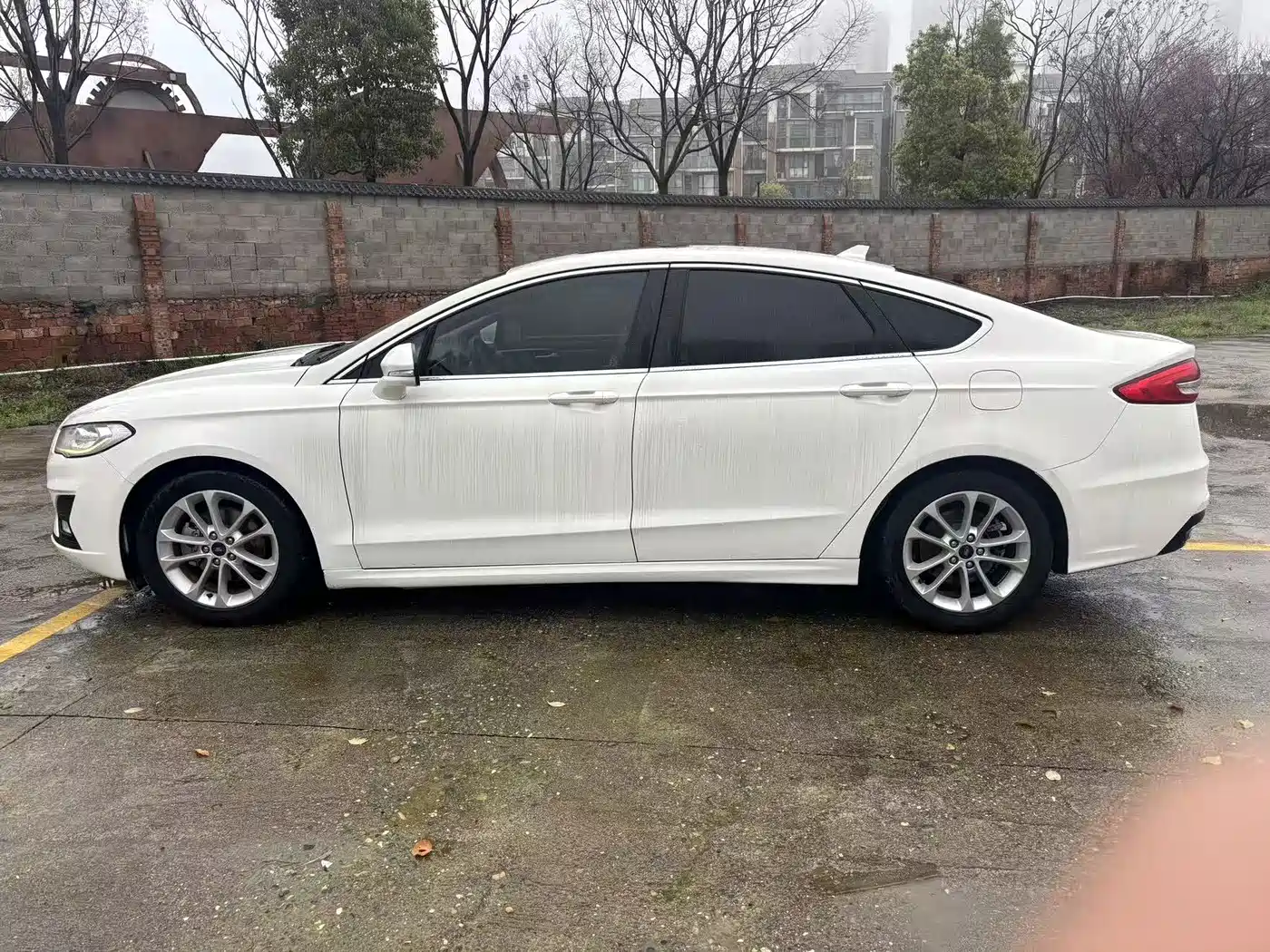 FORD MONDEO