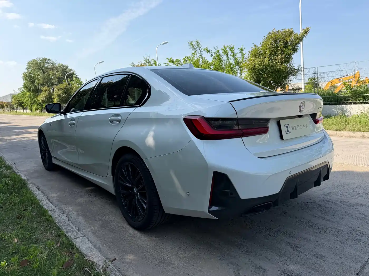 BMW 3 Series 2023 325Li M Sport Black Night Package фото 17