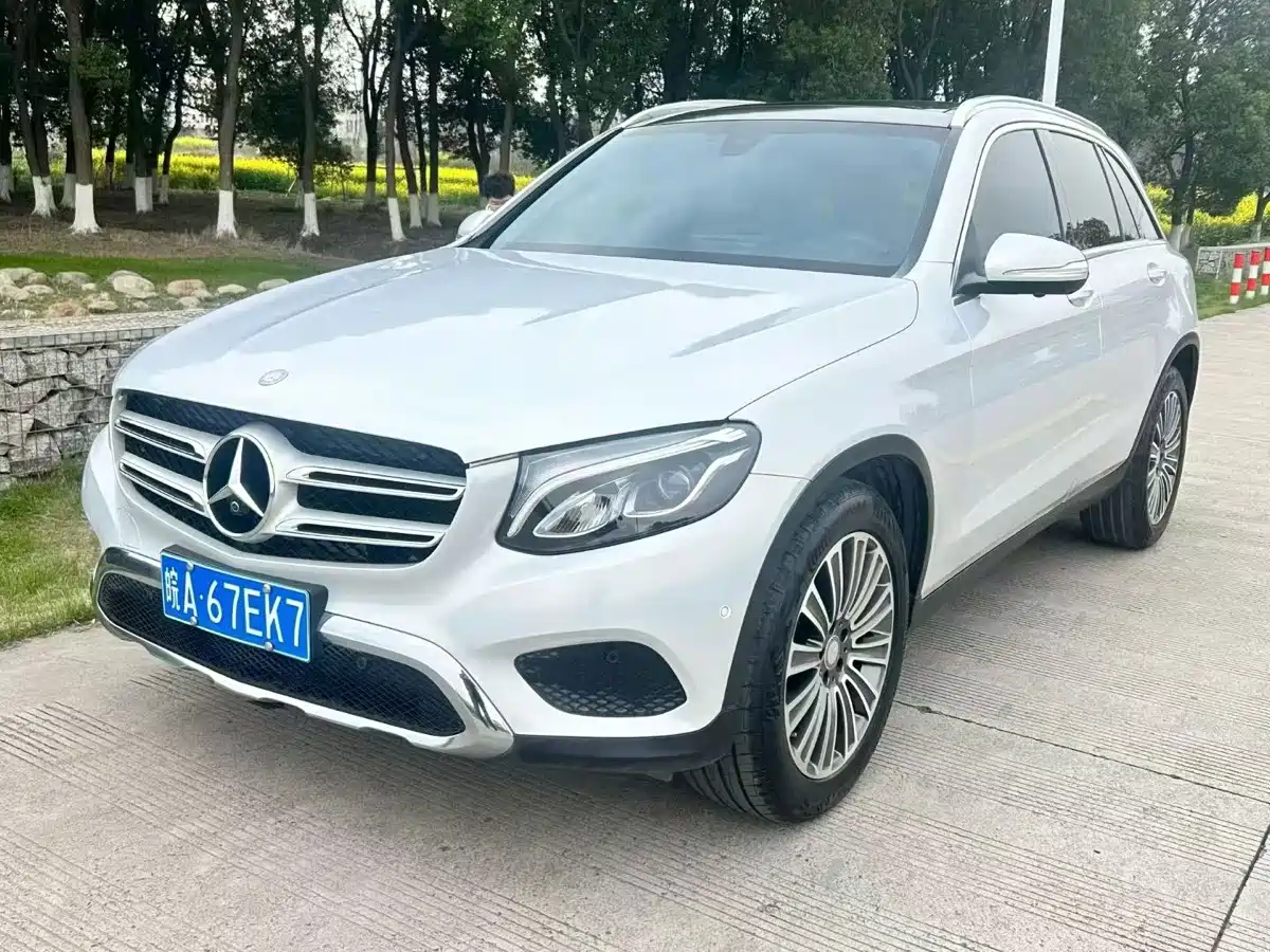 MERCEDES-BENZ GLC