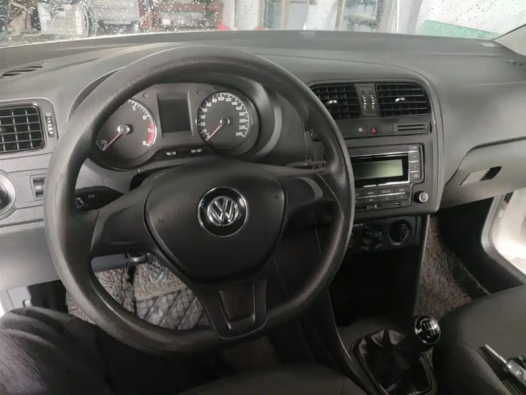 Volkswagen Polo 2016 1.4L Manual Trend фото 11