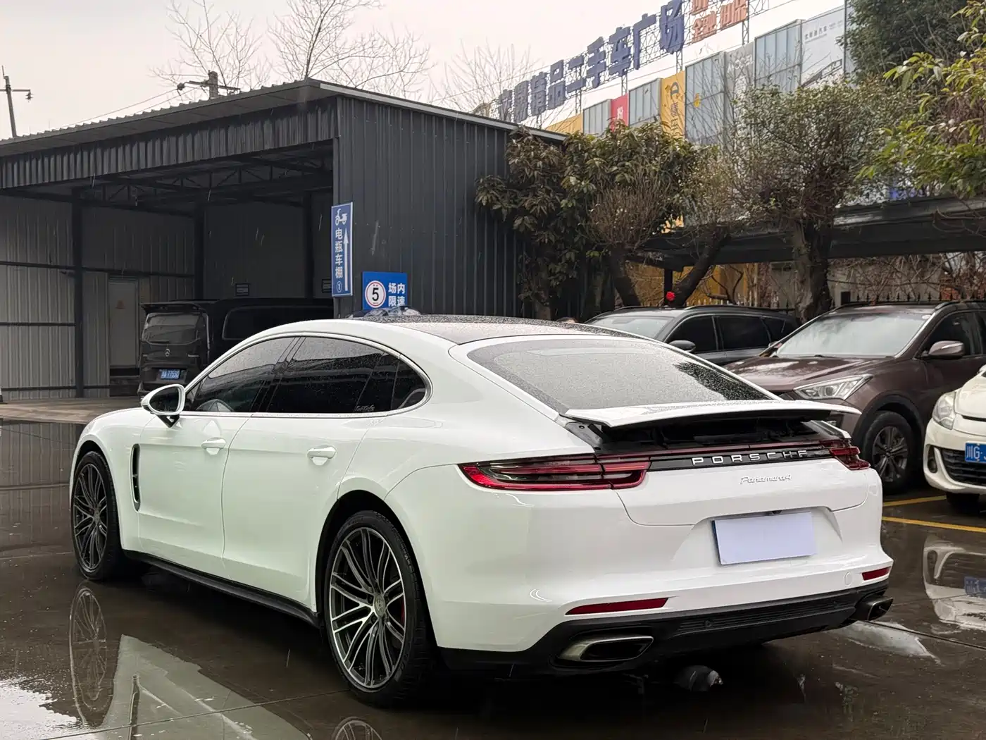 Porsche Panamera 2017 Panamera 4 Executive Long Wheelbase 3.0T фото 12